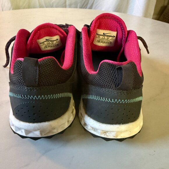 Nike Wild Trail Wide Running Shoes – Women’s Size 10 - Picture 2 of 3
